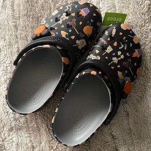 Size 8 Women’s Halloween Disney Crocs